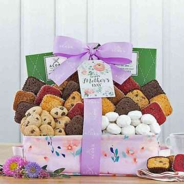 Mothers day gift box filled with cookies